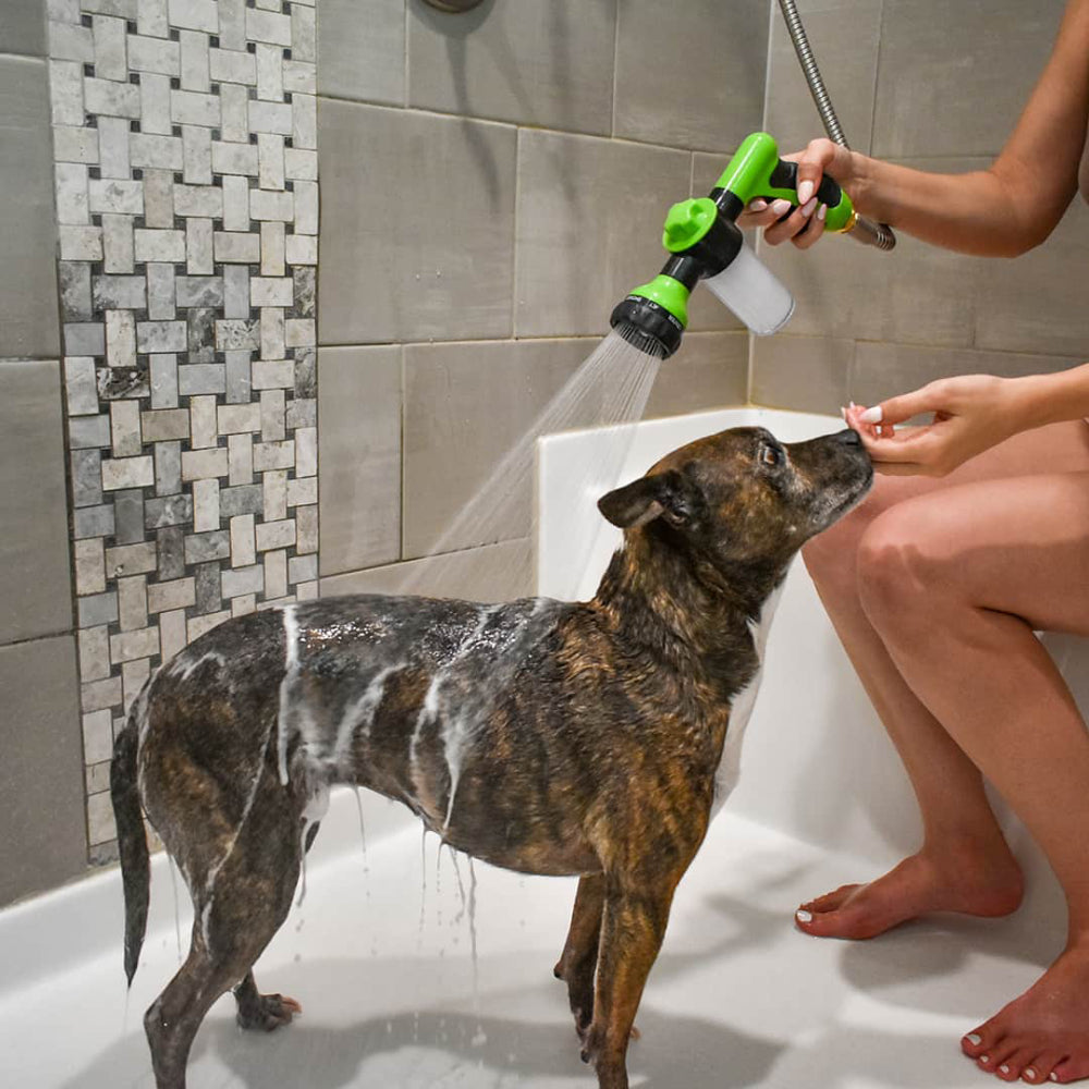 Le Révolutionnaire Pup Jet - La Façon la Plus Rapide et la Plus Simple de Donner un Bain à Votre Chien